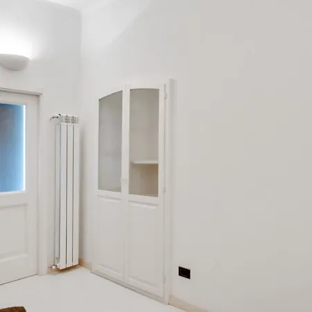 White Nel Centro Storico * Sarzana