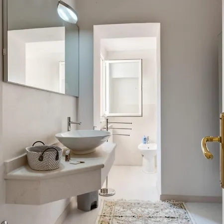 Apartment White Nel Centro Storico Sarzana