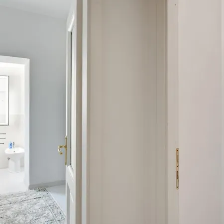 White Nel Centro Storico Apartment *