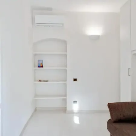 White Nel Centro Storico Sarzana